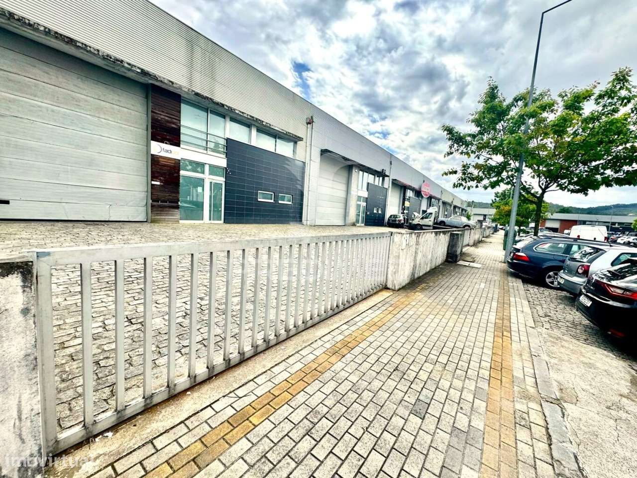 Armazém Industrial em Vila Nova de Sande - Guimarães - Grande imagem: 2/34
