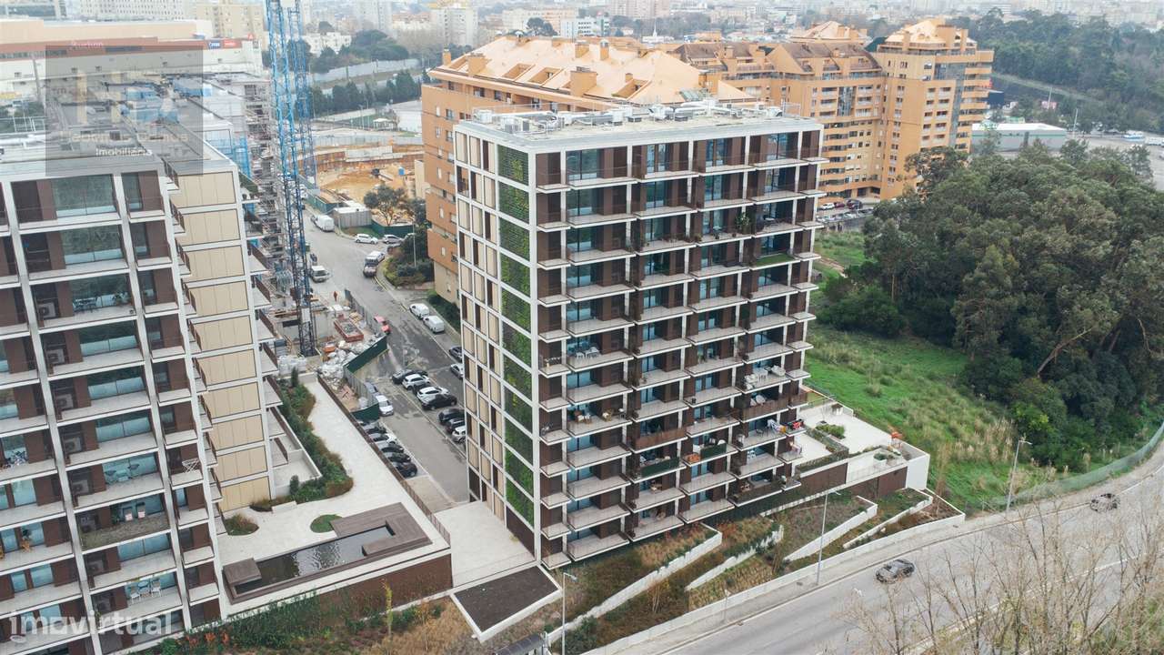 Apartamento T4 com vistas de mar e rio-36