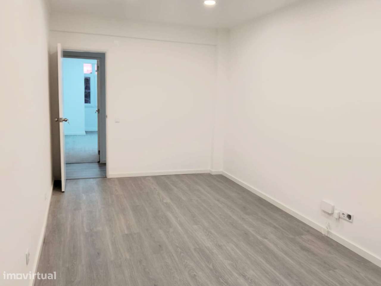 Apartamento T3 Totalmente Remodelado-6