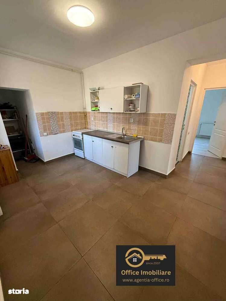 Zona Pietei Bloc Nou apartament 3 camere cu curte 60mp si 2 parcari - Imagine principală: 4/12