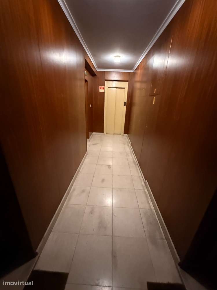 Apartamento T2 com lugar de garagem no Porto - Ramalde-11