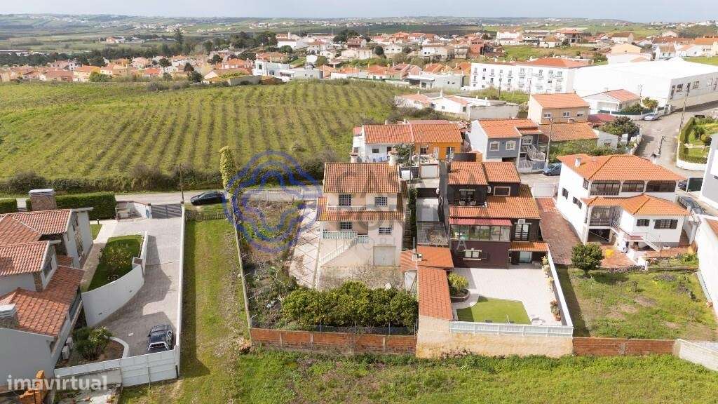 Moradia T5 Independente com 3 pisos - Grande imagem: 4/60