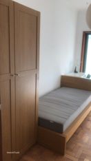 250187 - Quarto com cama de solteiro, com varanda, em casa com 12...