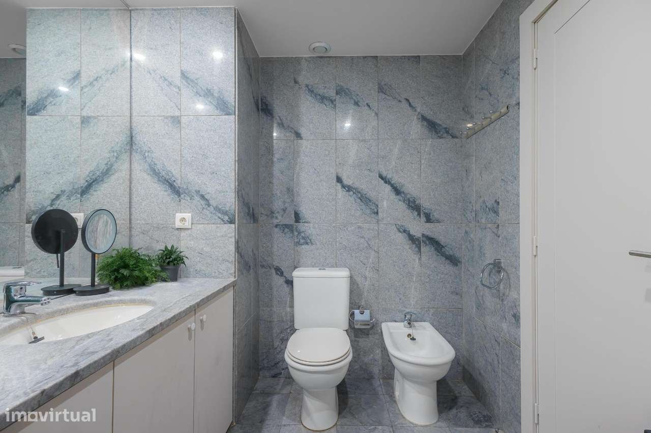 Exclusivo Duplex T5 no prestigiado “CONDOMÍNIO S. JOÃO BOSCO”-18