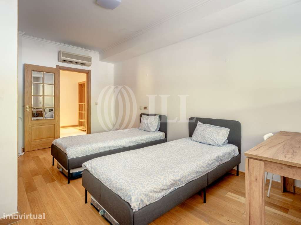 Apartamento T4, com terraço e estacionamento, em Lisboa-17