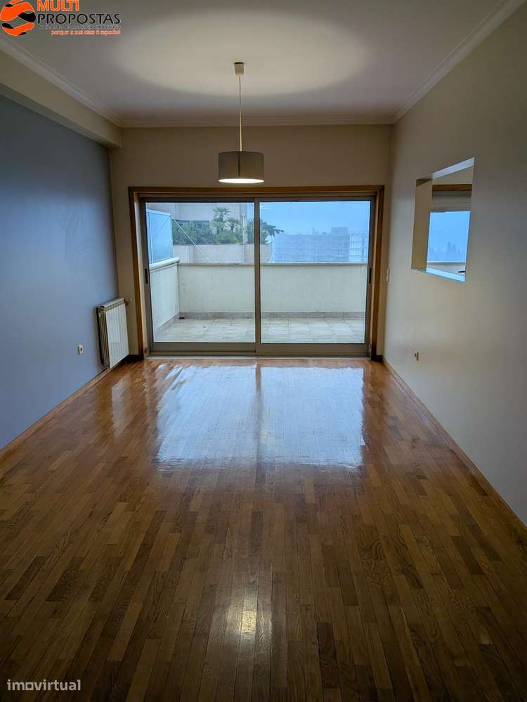 T2 C/ TERRAÇO - S. VICENTE (D.DIOGO)-10