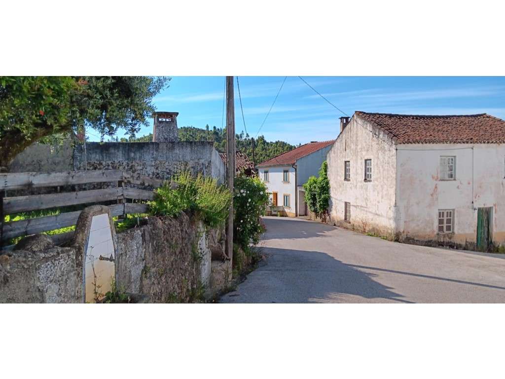 Conjunto de Cinco Imóveis urbanos com Terreno para venda em Caratão...-41