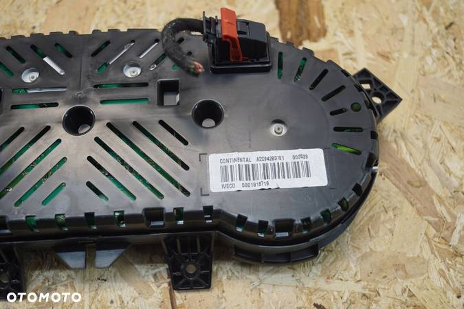 LICZNIK ZEGARY IVECO DAILY 14 - 5801815718 - 9