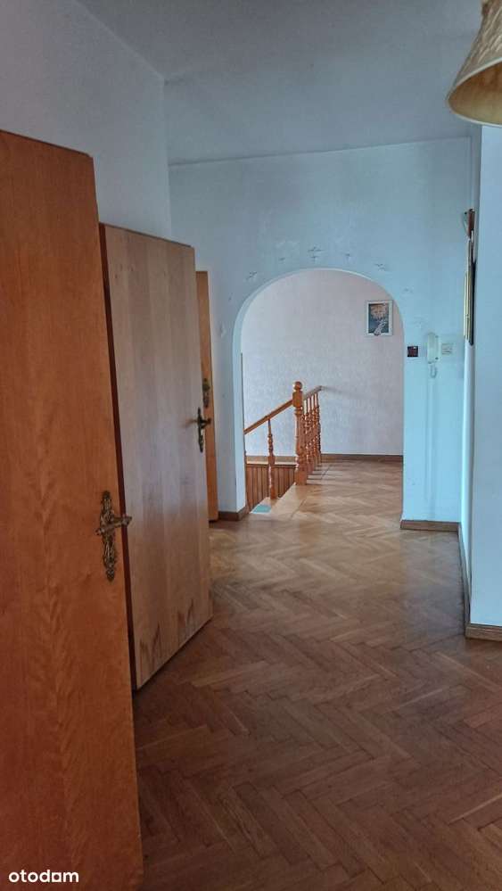 Duży dom z potencjałem-17