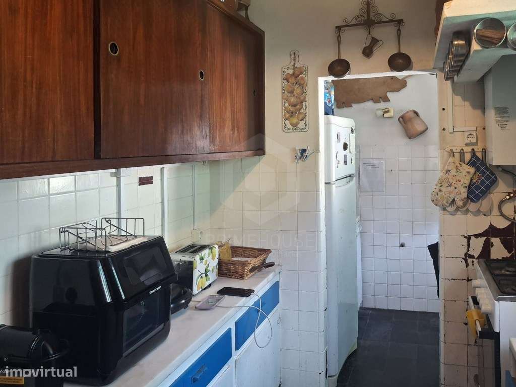 Moradia de Tradicional com Piscina em Lote de 2135 m² - Cotovia-32