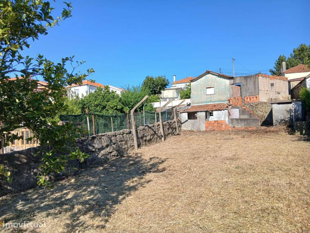 Terreno para Construção em Localização Privilegiada - Grande imagem: 2/26