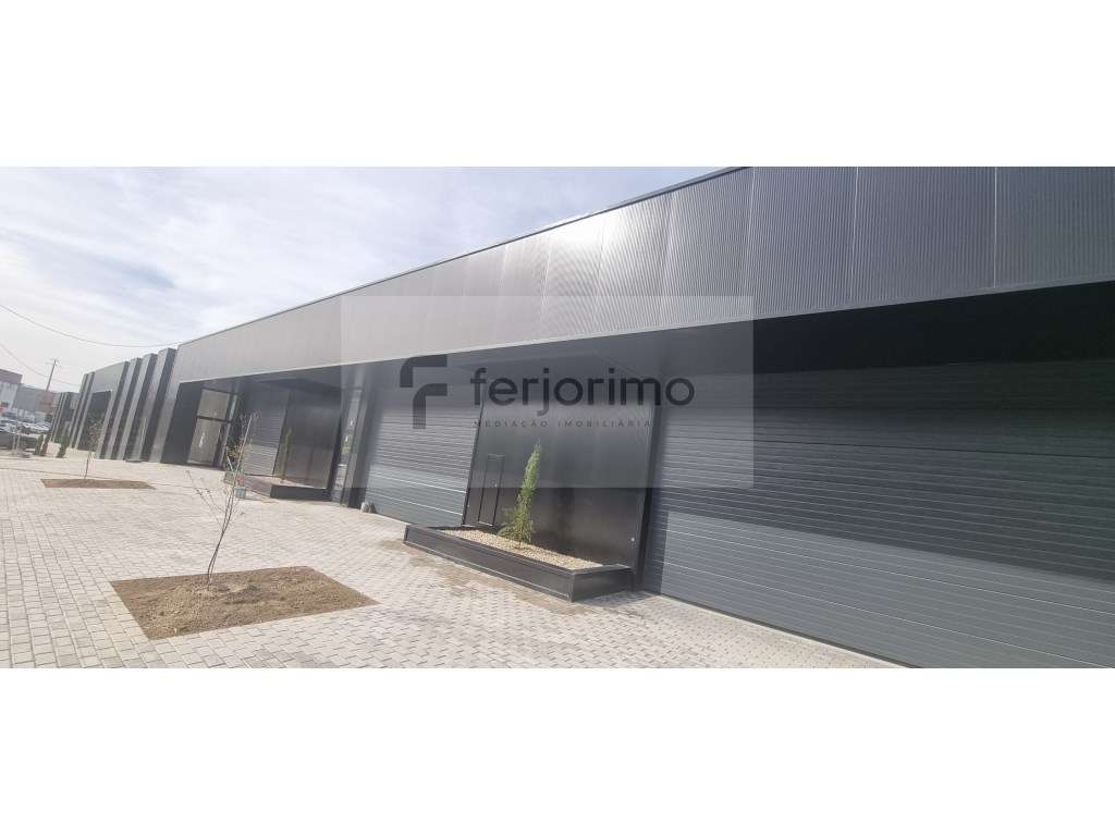 Armazém Arrendamento Como NOVO - FERMENTÕES 

EXCELENTE PARA O SE... - Grande imagem: 2/11