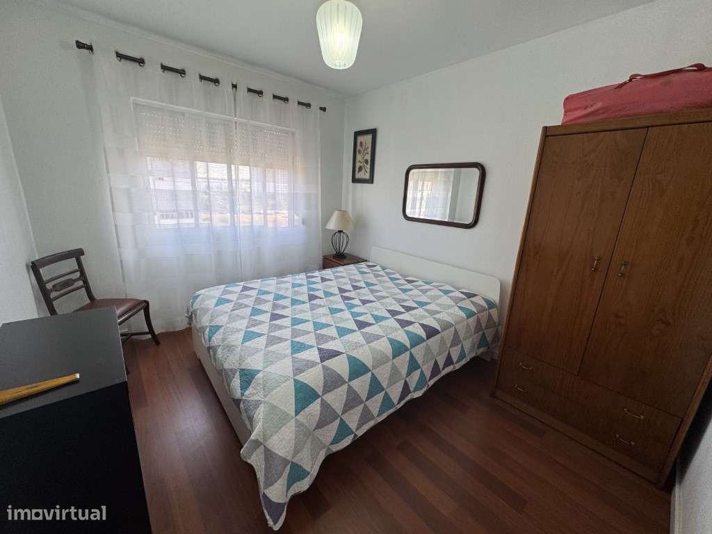 T4 Totalmente remodelado em Alfornelos - Junto ao Metro-11