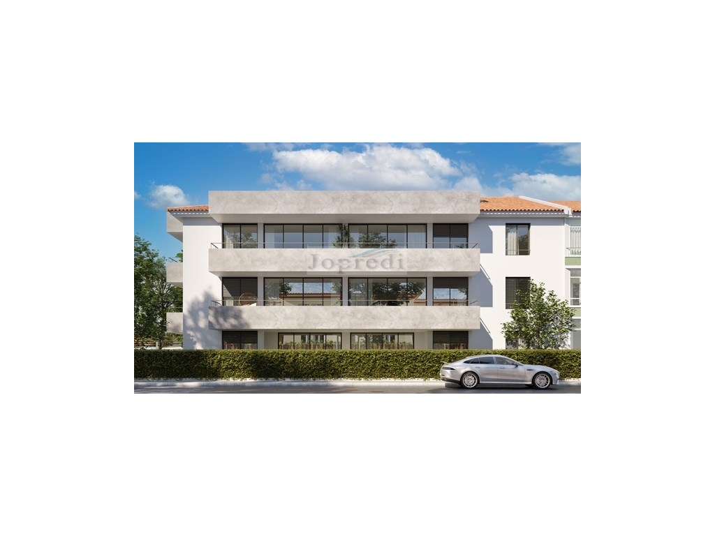 Apartamento T3 com 3 lugares de garagem no centro de Carcavelos - Grande imagem: 2/13