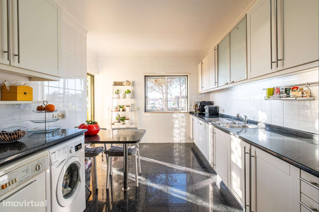 Apartamento de Luxo T3 à Venda no Estoril com Vista Mar-14