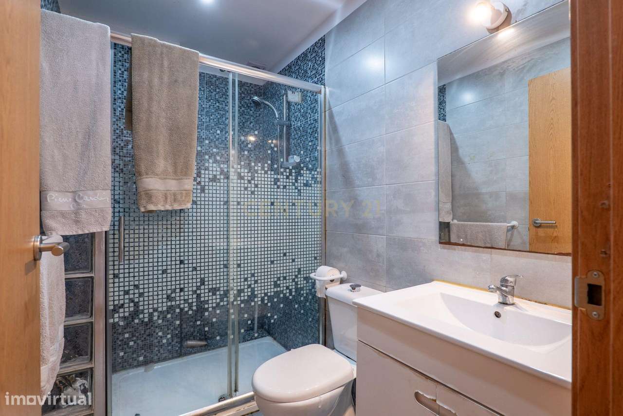 Andar Moradia T3 no Rés-do-Chão com Espaço Exterior em Águas Santas-9