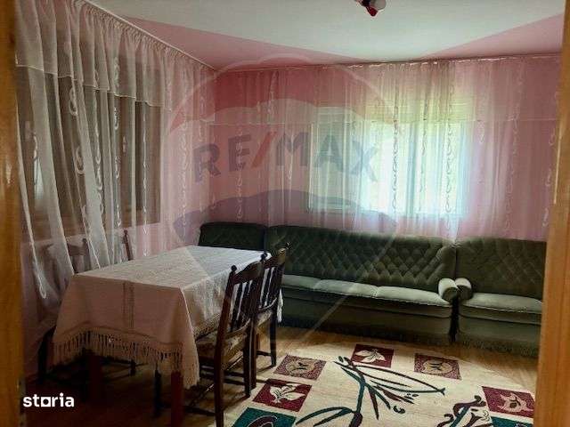 Casă / Vilă cu 5 camere de vânzare - Imagine principală: 4/16