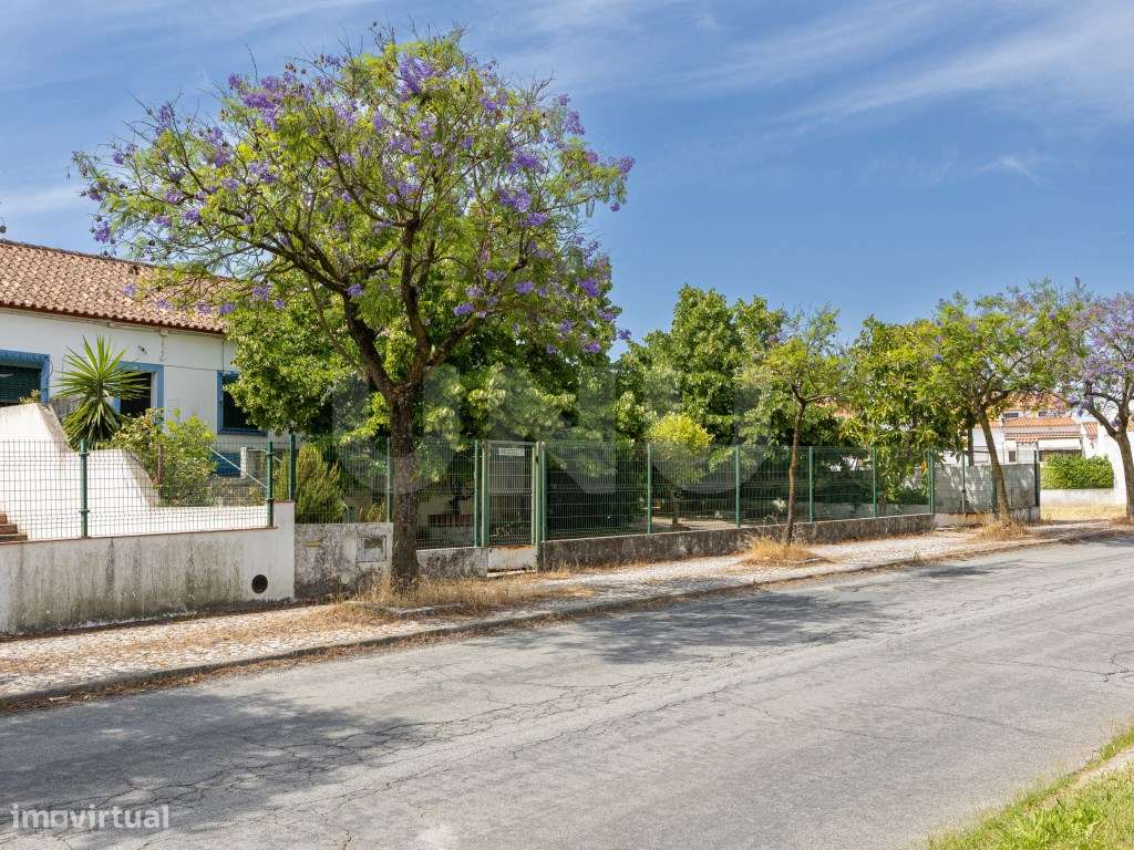 Moradia com espaço exterior em lote de 700 m²-15