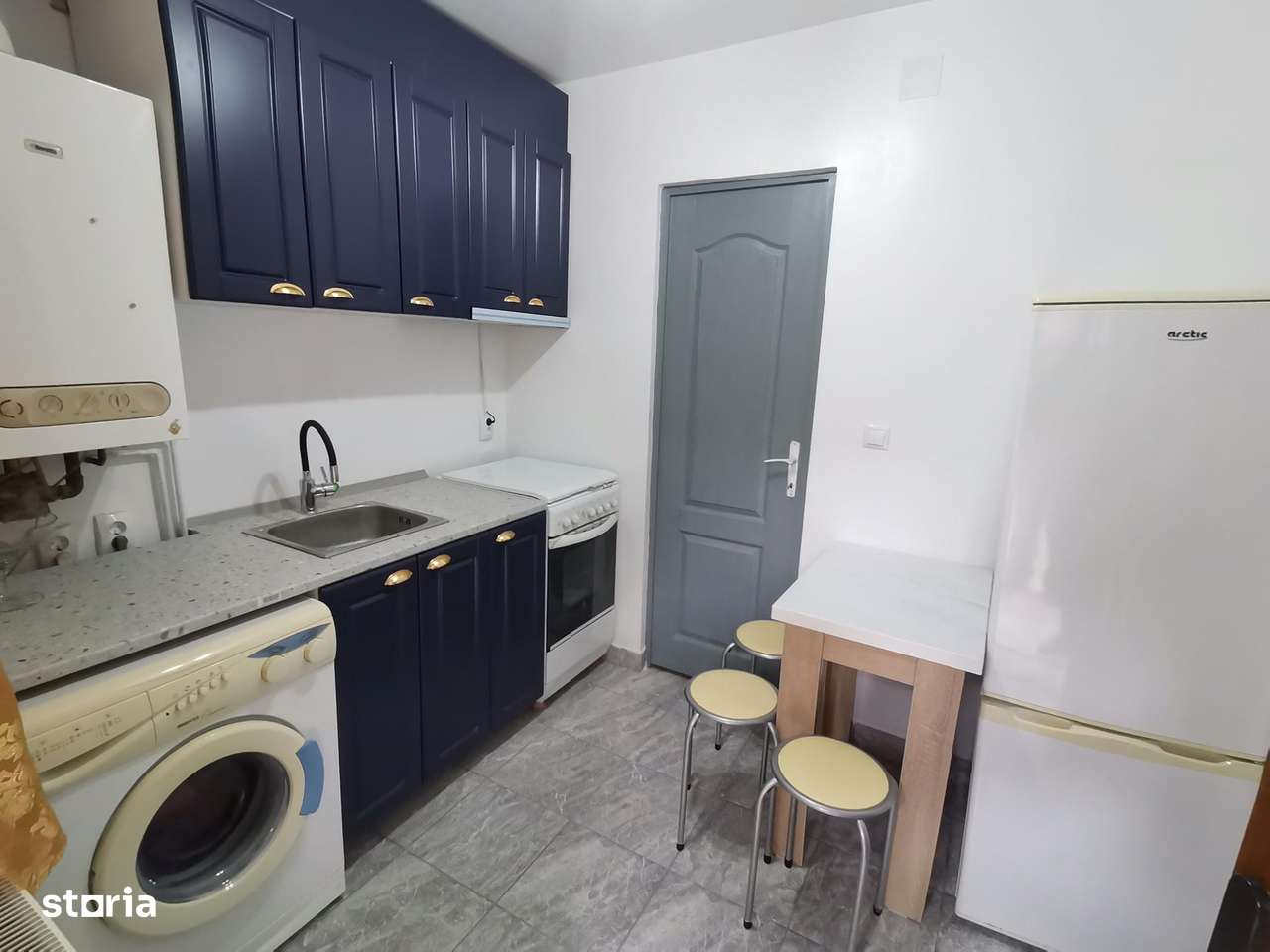 INCHIRIEZ apartament 1 camera la casa,renovat,zona Centrala - Imagine principală: 4/7