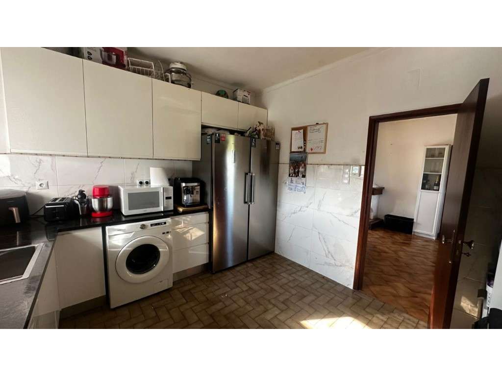 Vendese Quinta com Casa T4, Adega, Lagar e Terreno com Árvores de F...-50