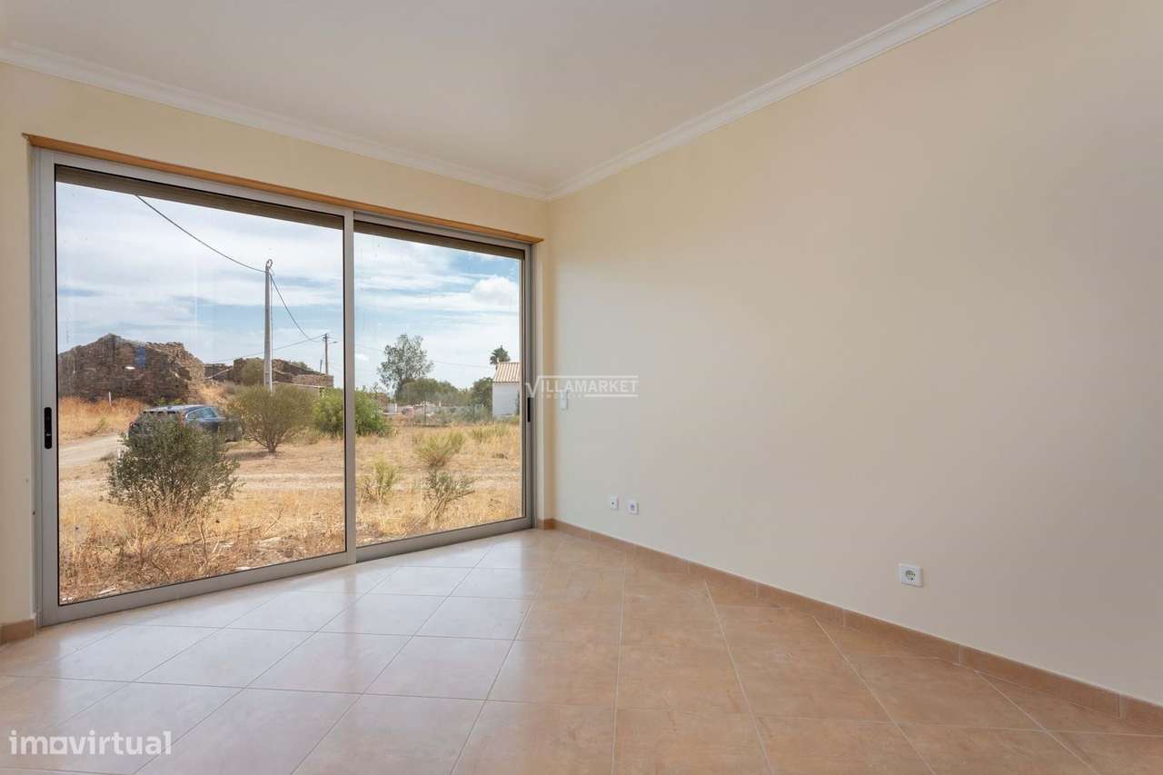 VILLA V3 composta por 2 andares com 435 m2 de terreno situada em Cotov-15
