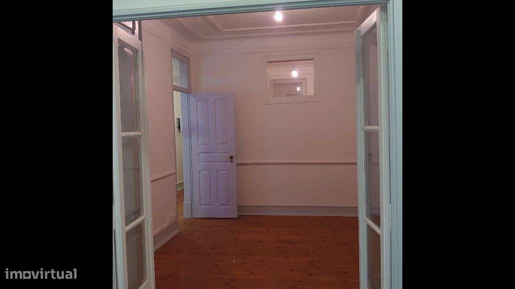 T4 remodelado R Angela Pinto junto Mercado Arroios-31