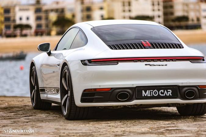 Porsche 992 Carrera 4 PDK - 30