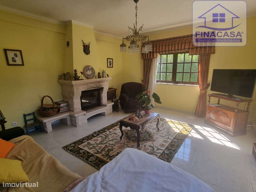 Moradia T4 isolada inserida em terreno com 5000m2 - Camarral (Palmela)-21