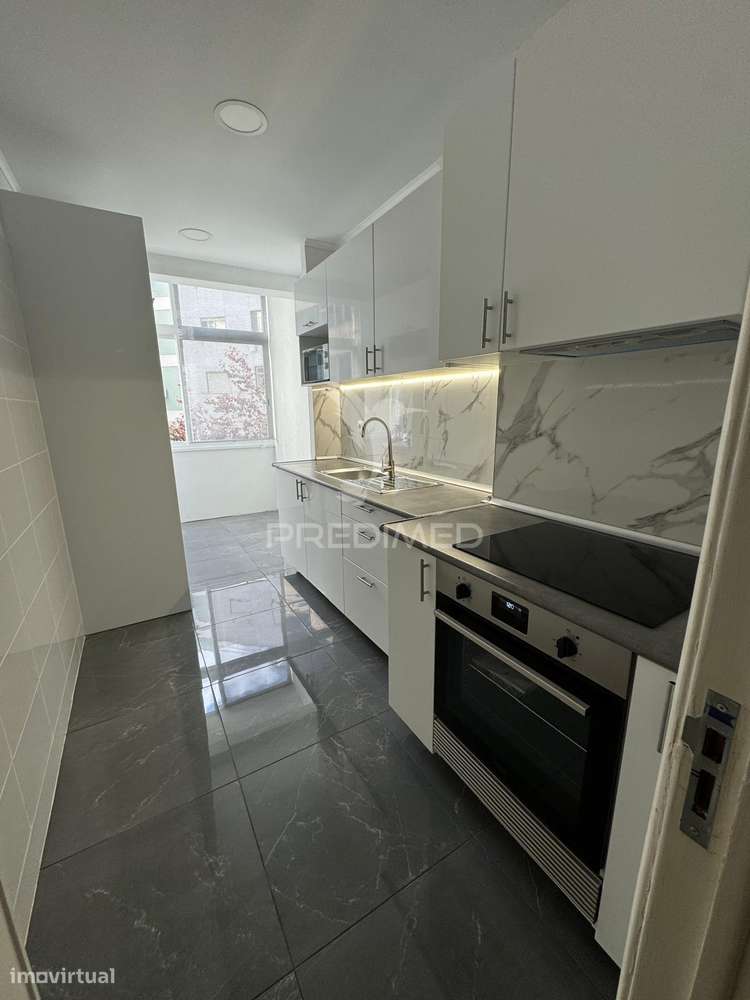 Lisboa T3 Benfica junto Av.Uruguai remodelado - Grande imagem: 2/13