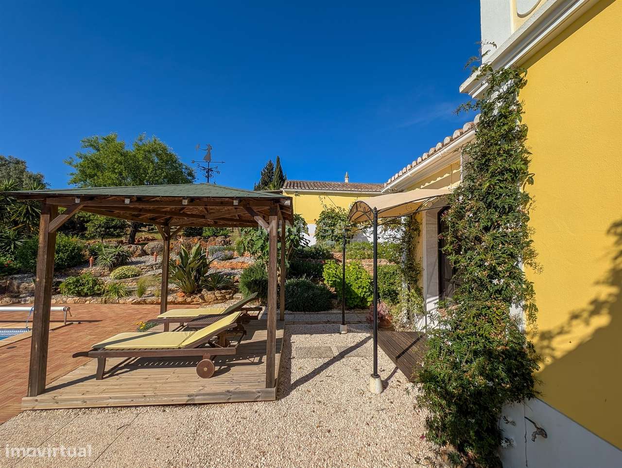 Moradia T4+1 com piscina, jardim e vistas panorâmica - Grande imagem: 4/46