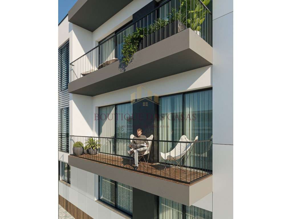 Apartamento T3 Em Cond Fechado Com Piscina Madalena