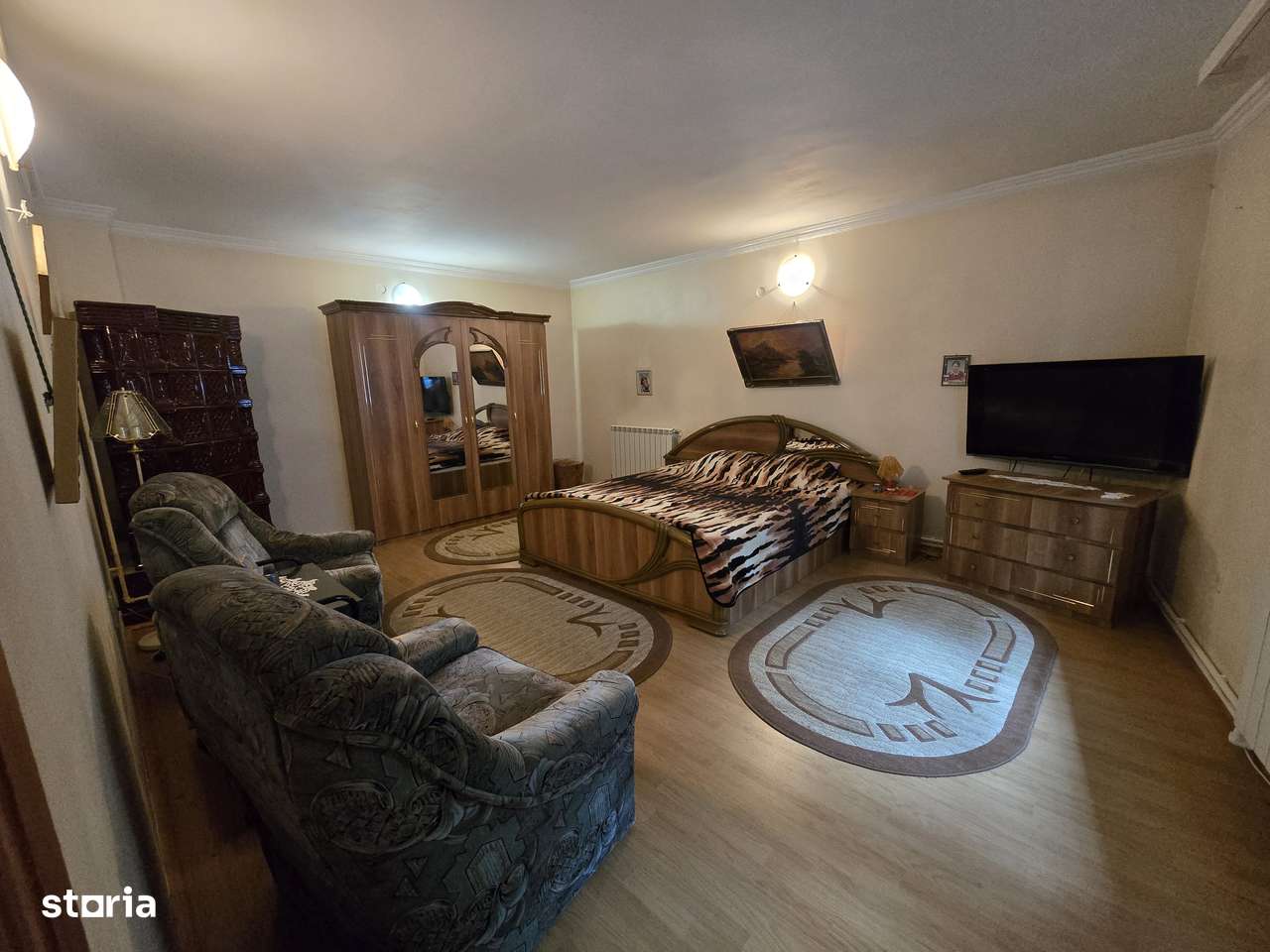 Centru- Apartament 2 camere la curte- Liber-0