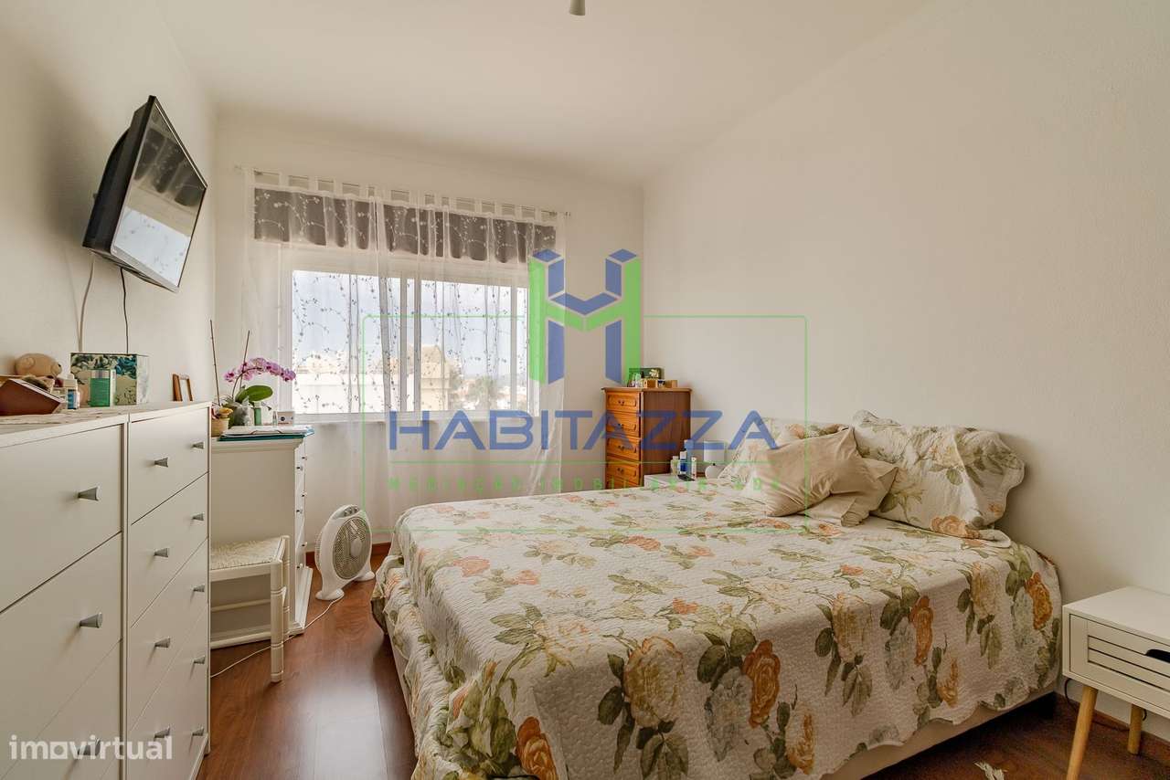 Apartamento T2 com vistas desafogadas em Lagos-13