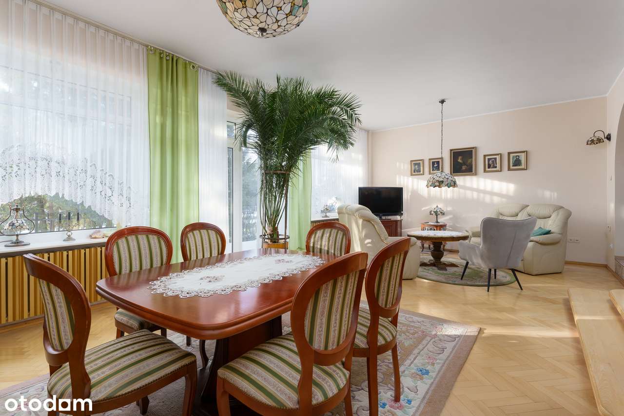 Dom dla rodziny z osobnym mieszkaniem!-1