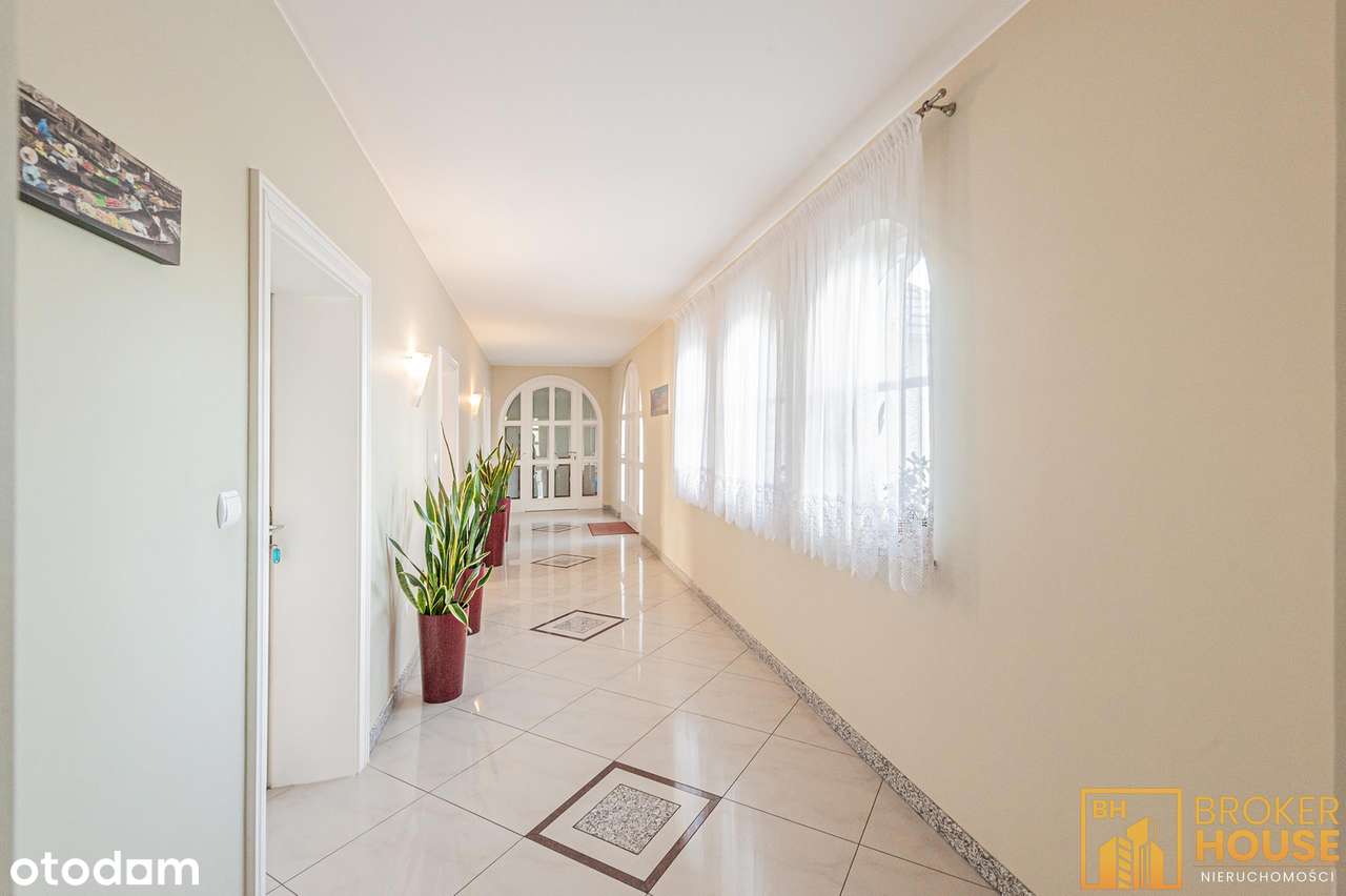 Willa z basenem i pięknym ogrodem/Opole-9