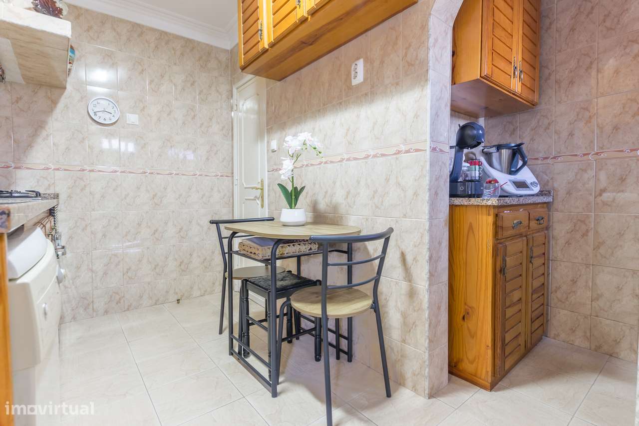 Moradia T2 com piscina e com Anexo T1 em Fernão Ferro, Seixal-15