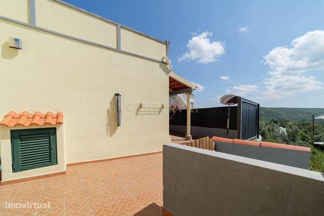 Moradia Tradicional Algarvia com Anexo e Terreno Amplo em Casa Branca,-29