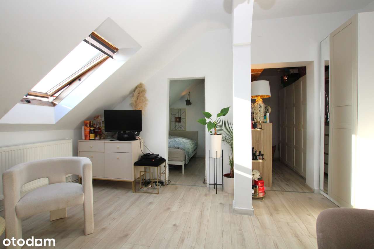 Mieszkanie 5-pokojowe z ogródkiem przy budynku MEDIA MIEJSKIE-6