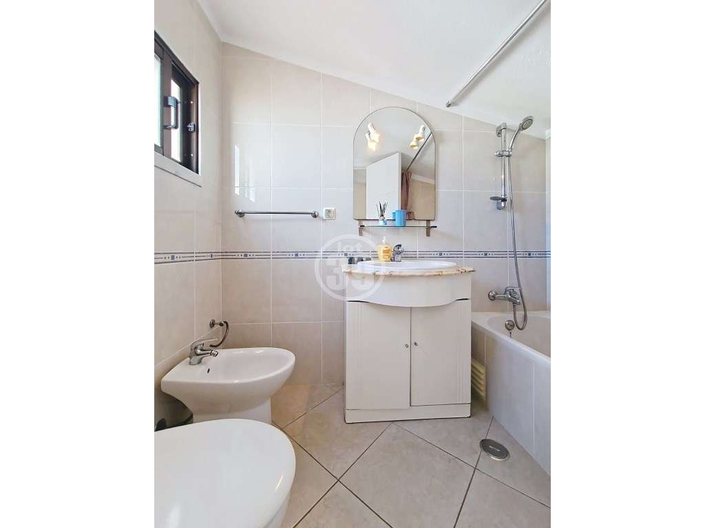 Apartamento duplex com 3 quartos, parqueamento privado e inserido n...-34