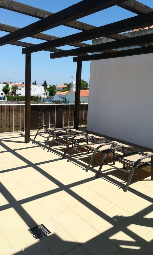 Fantástico apartamento T3, com boas áreas, Santa Luzia - Grande imagem: 2/54