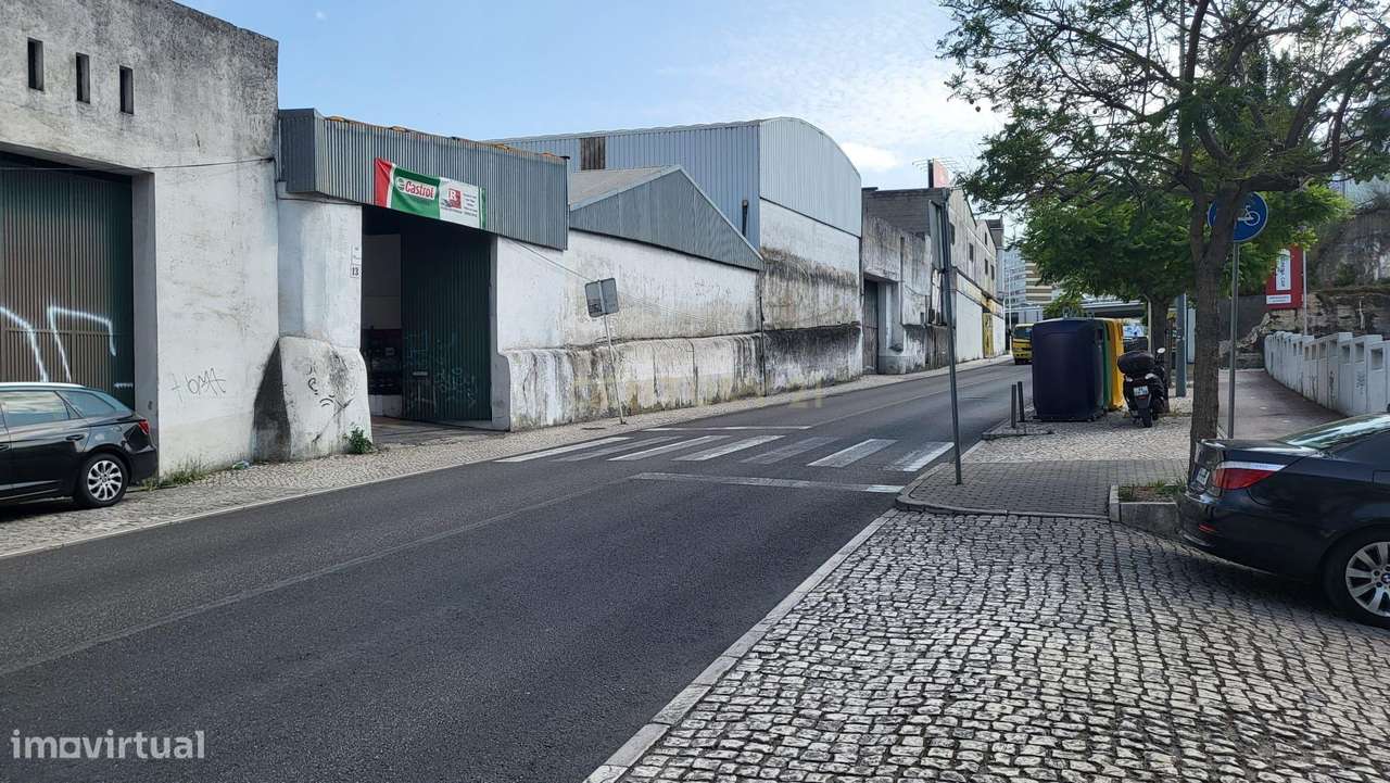 Armazém em Sacavem com 1250 m com uma Rampa para viaturas - Grande imagem: 4/15