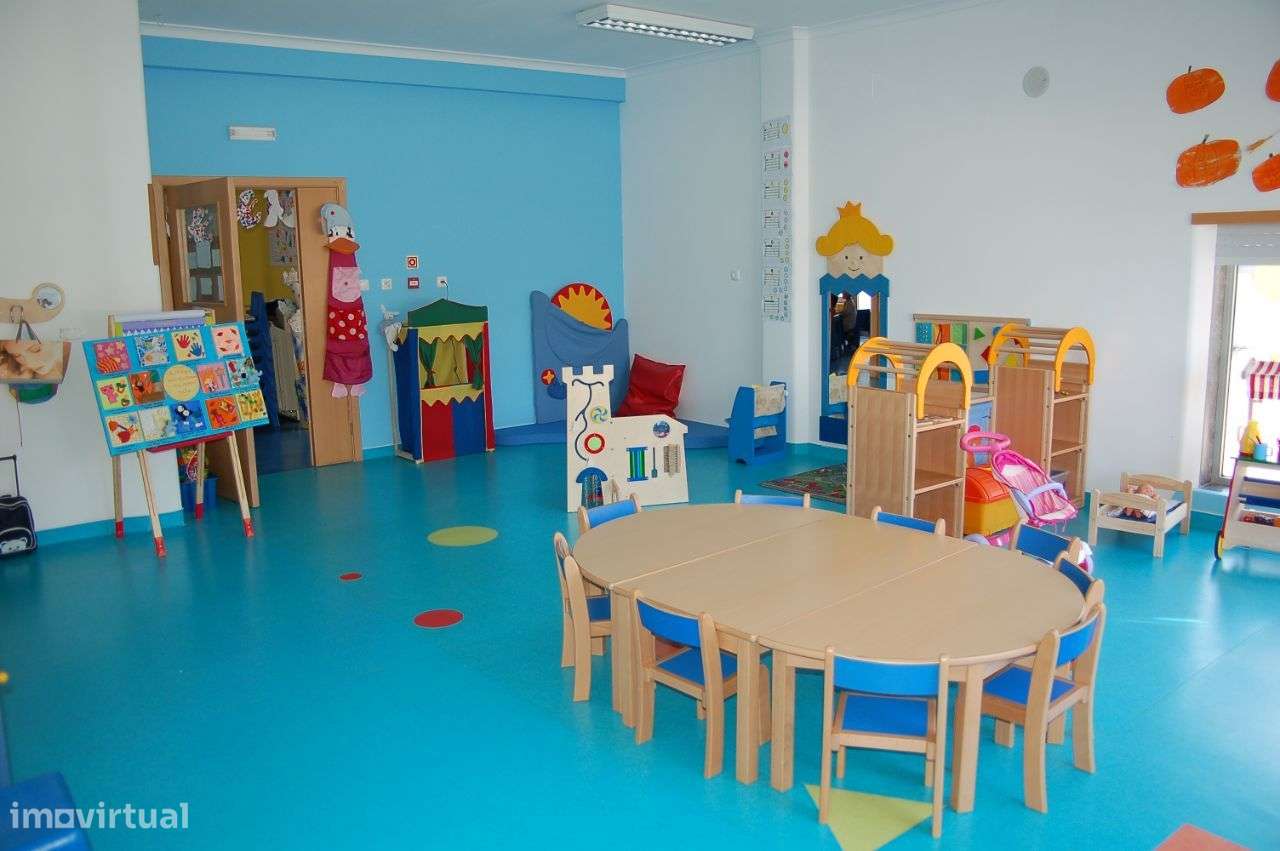 Imóvel para creche e jardim de infancia construido de raiz - Grande imagem: 5/15