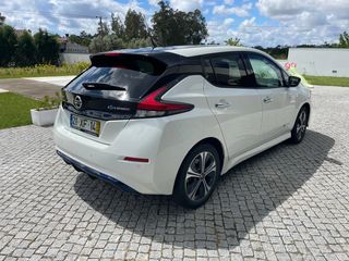 Nissan Leaf N-Connecta Two Tone