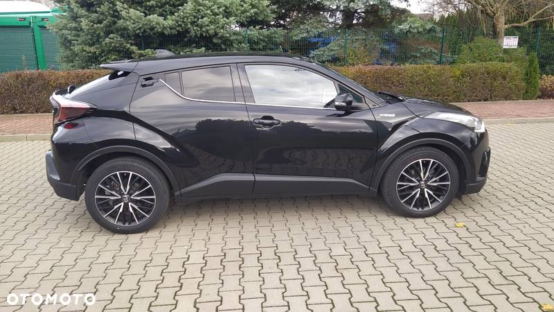 Toyota C-HR Hybrid Style Selection - 10