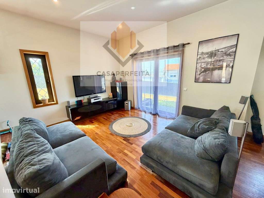 Luminosa Moradia T3+1 de 4 Frentes com Jardim, Escritório e Anexo -...-6