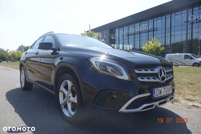 Mercedes-Benz GLA 180 7G-DCT - 1