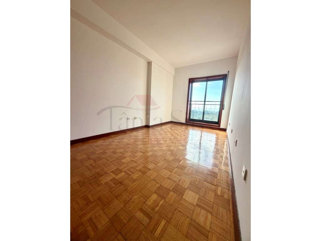 Apartamento T2 Mafamude e Vilar do Paraíso - Vila Nova de Gaia-9