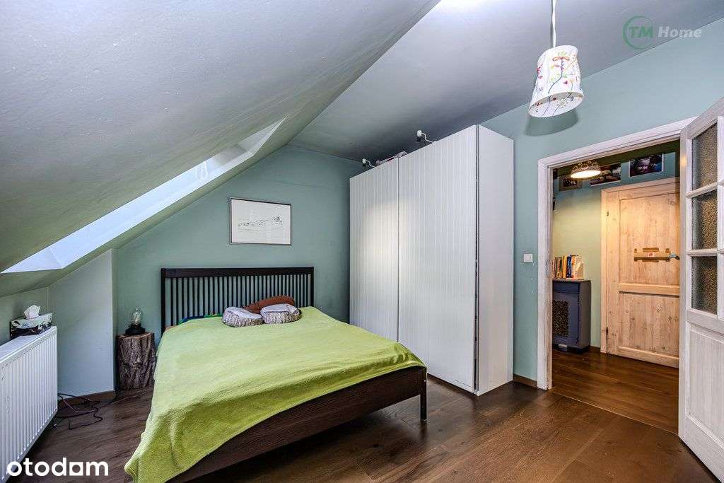 Józefów, dom wolnostojący otoczony sosnami.-14