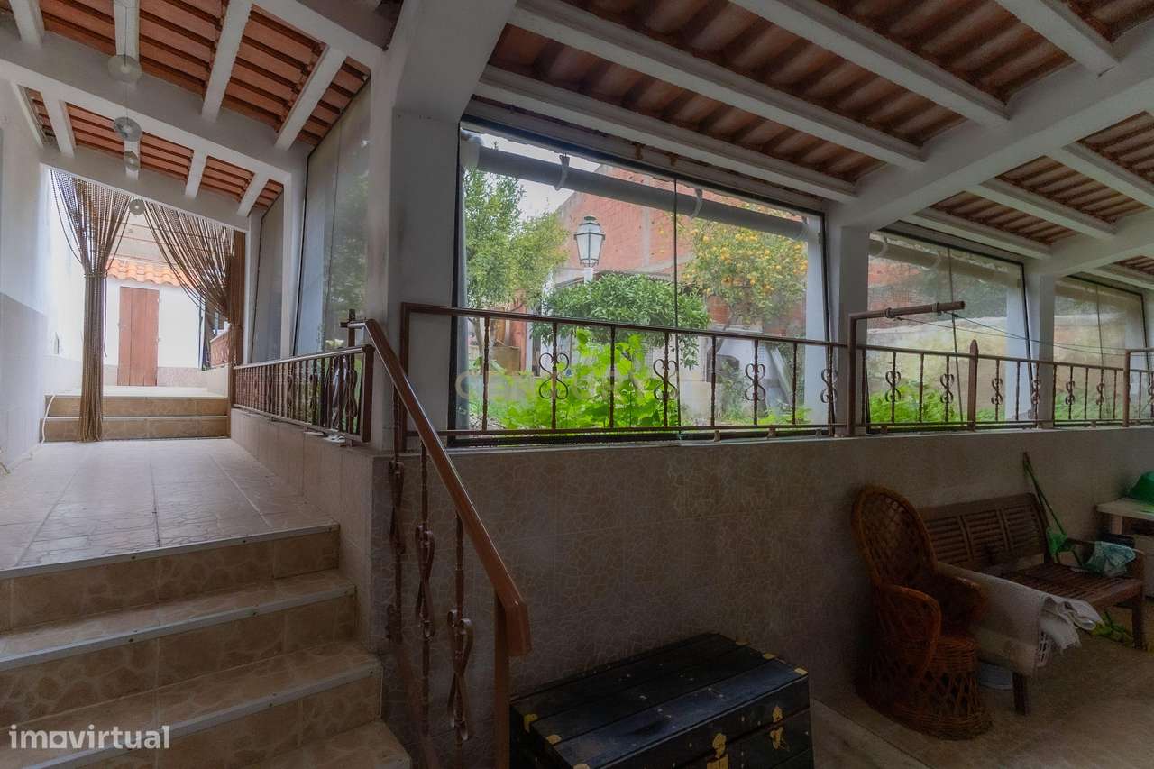 Moradia T3 com quintal, garagem e anexos no centro de Ervidel-39