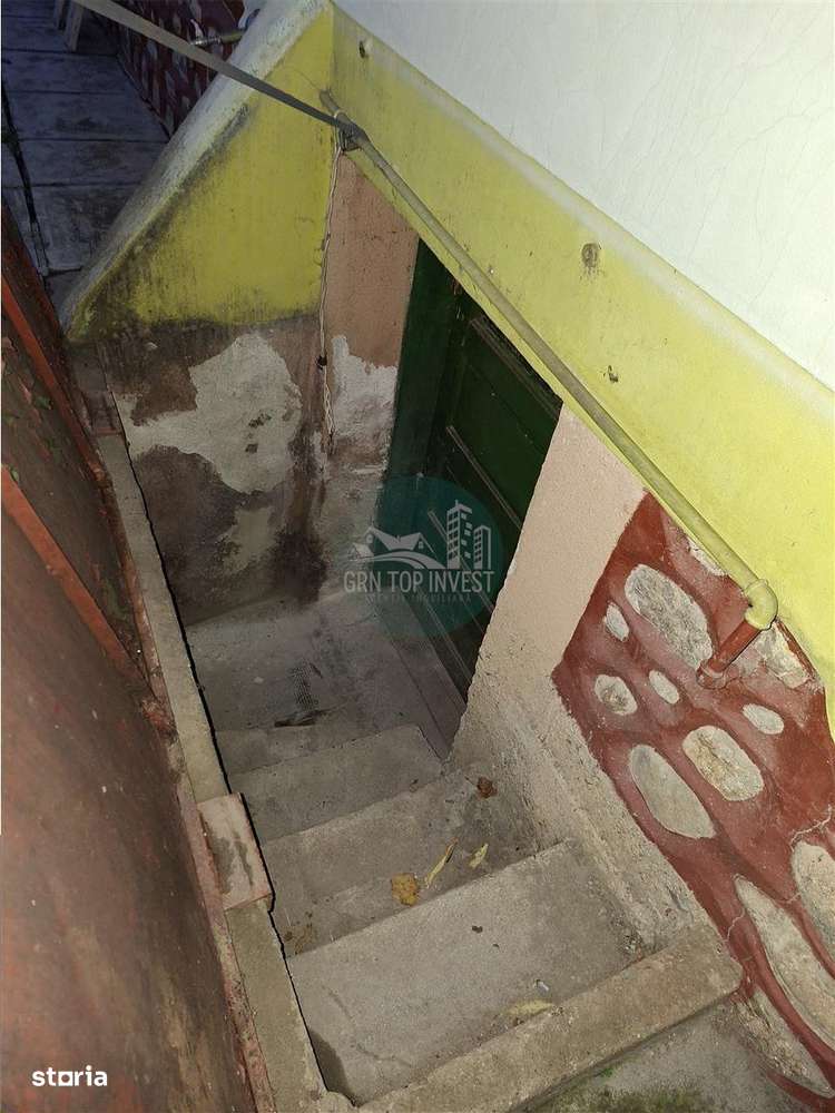 Casa 4 camere pivnita curte individuala Zona Lazaret-19